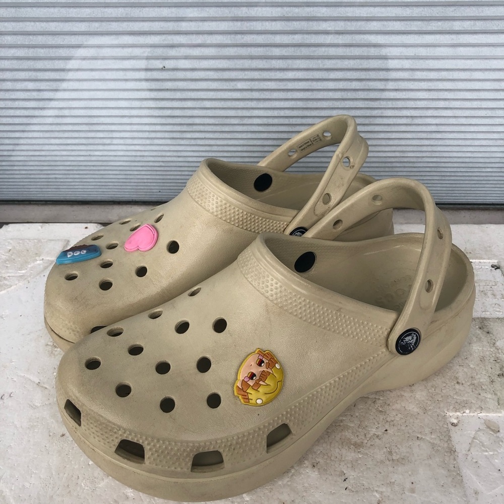 CROCS Tan Sandals with Colorful Charms Clogs Platform Sandals Size W8